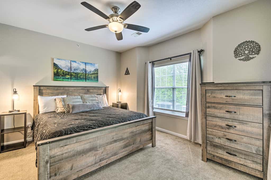 6 Mi to Branson Strip! Dog-Friendly Golf Condo