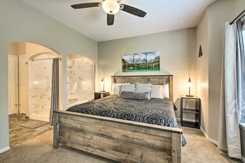 6 Mi to Branson Strip! Dog-Friendly Golf Condo