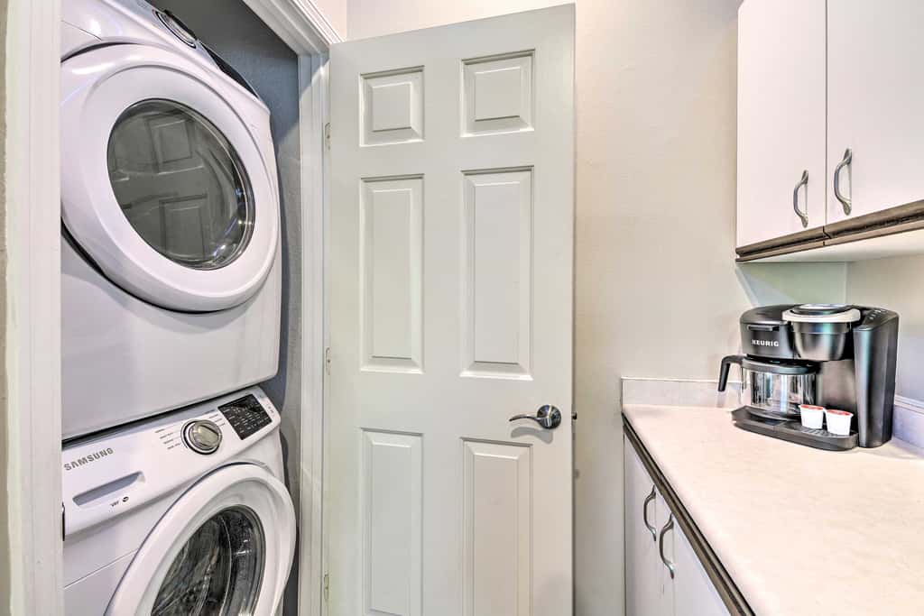 6 Mi to Branson Strip! Dog-Friendly Golf Condo