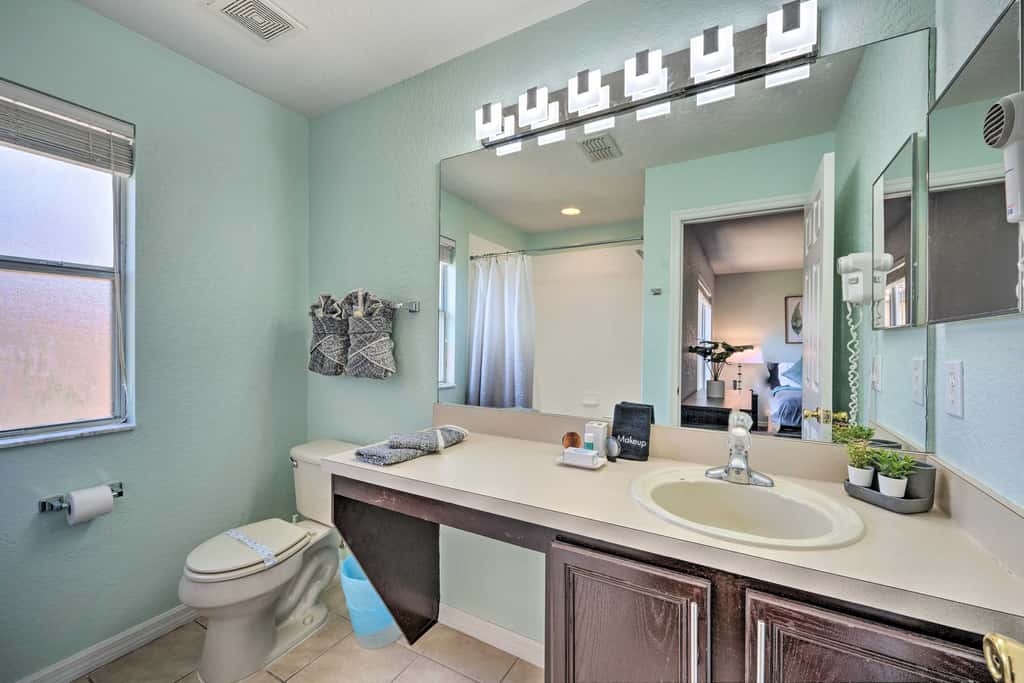 Chic Resort Townhome ~ 9 Mi to Disney Parks!