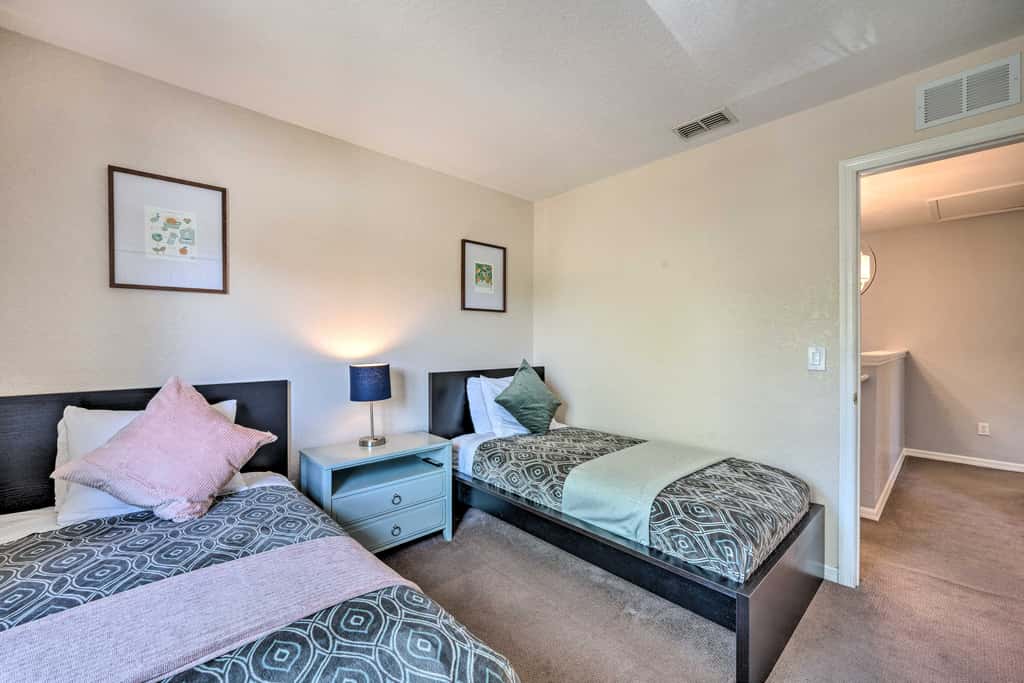 Chic Resort Townhome ~ 9 Mi to Disney Parks!