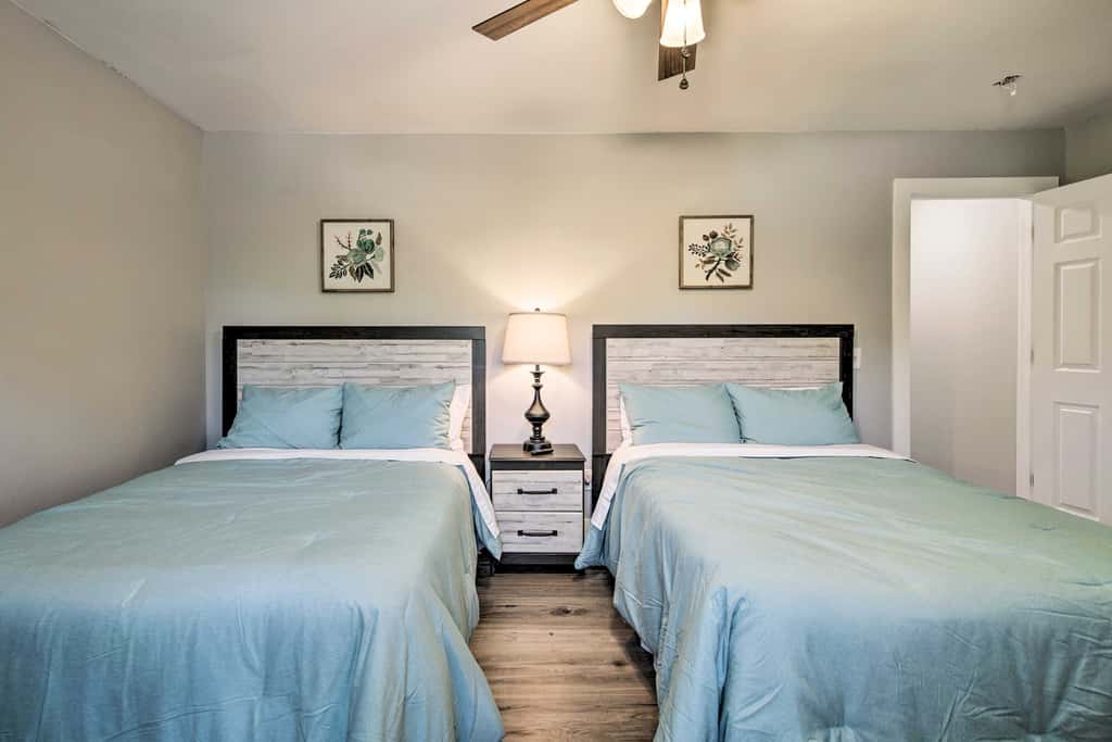 Chic Townhome ~ 6 Mi to Talking Rocks Cavern!