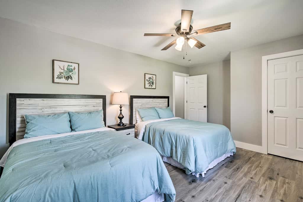 Chic Townhome ~ 6 Mi to Talking Rocks Cavern!