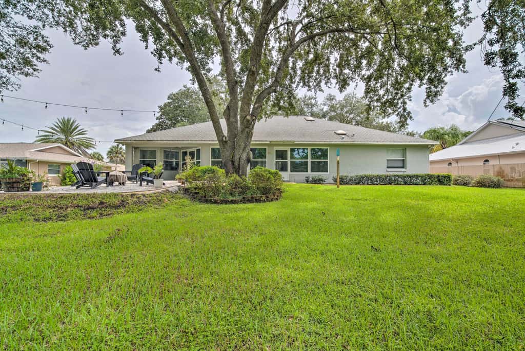 Crystal River Gem Near Three Sisters Springs!