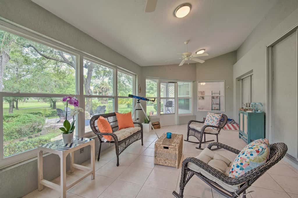 Crystal River Gem Near Three Sisters Springs!