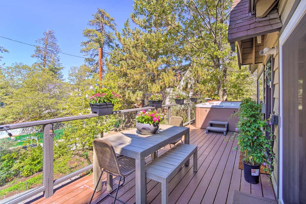 Chic Lake House w/ Furnished Deck & Hot Tub!