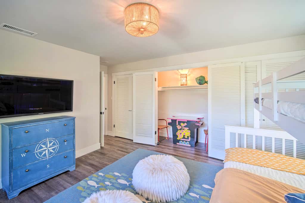Chic Lake House w/ Furnished Deck & Hot Tub!