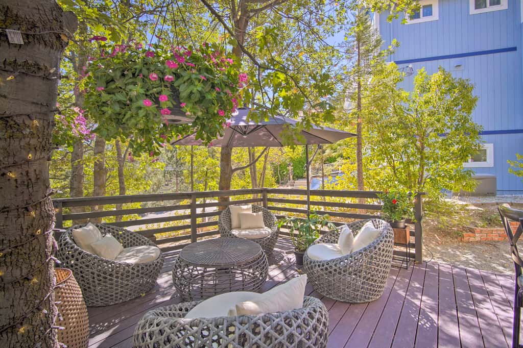 Chic Lake House w/ Furnished Deck & Hot Tub!