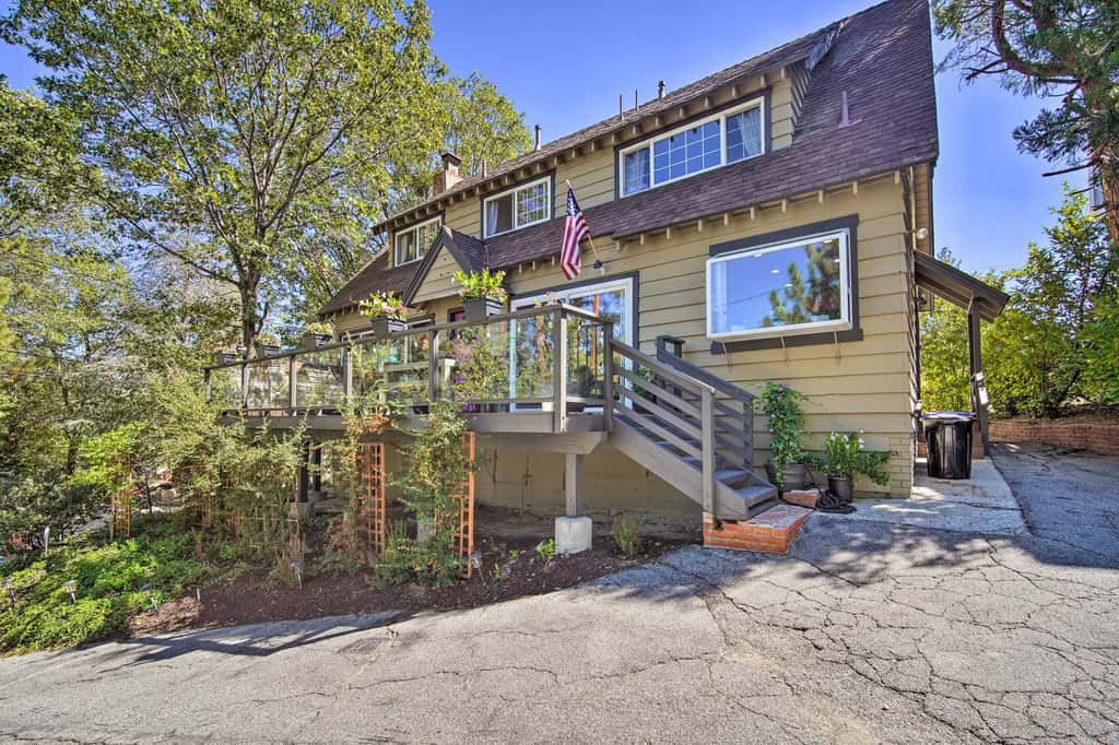 Chic Lake House w/ Furnished Deck & Hot Tub!
