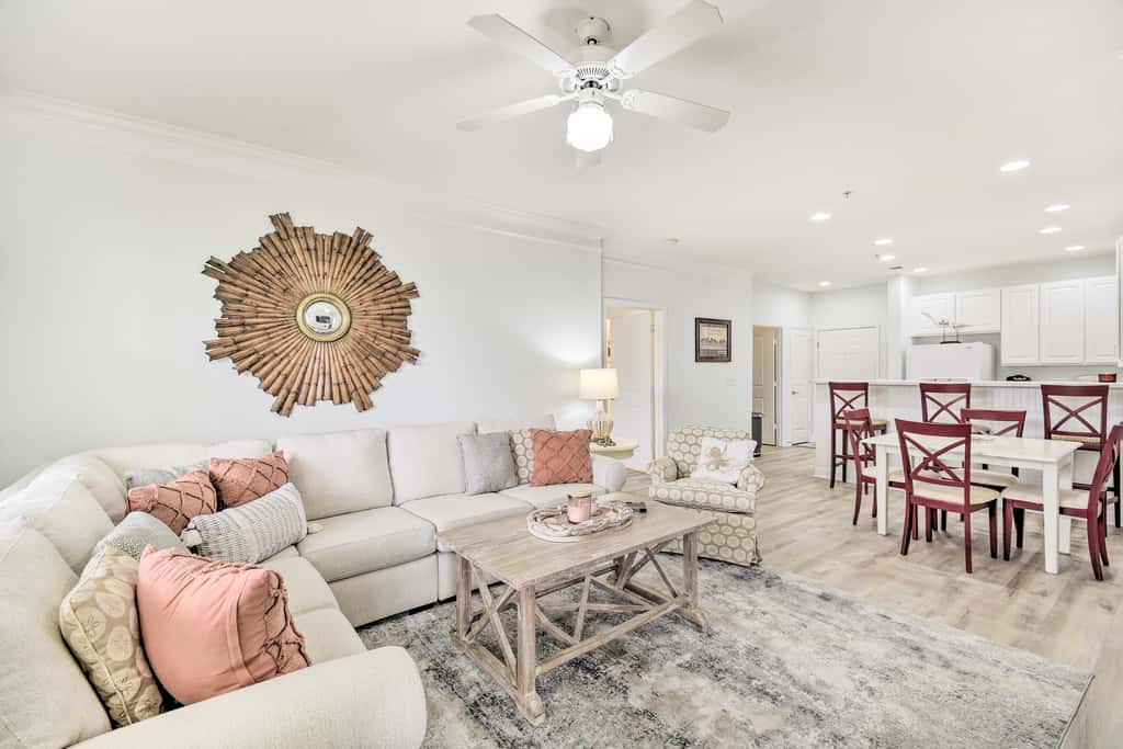 Calabash Condo w/ Patio + Golf Course Views!