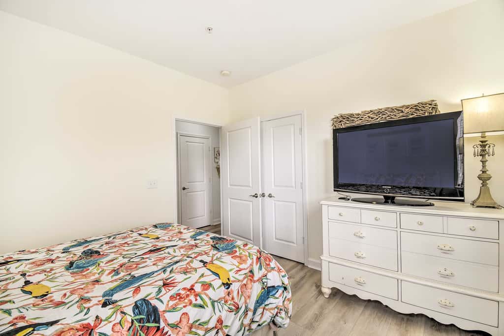 Calabash Condo w/ Patio + Golf Course Views!