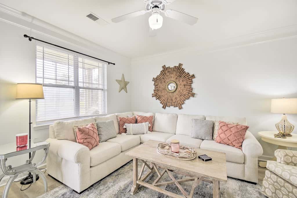 Calabash Condo w/ Patio + Golf Course Views!