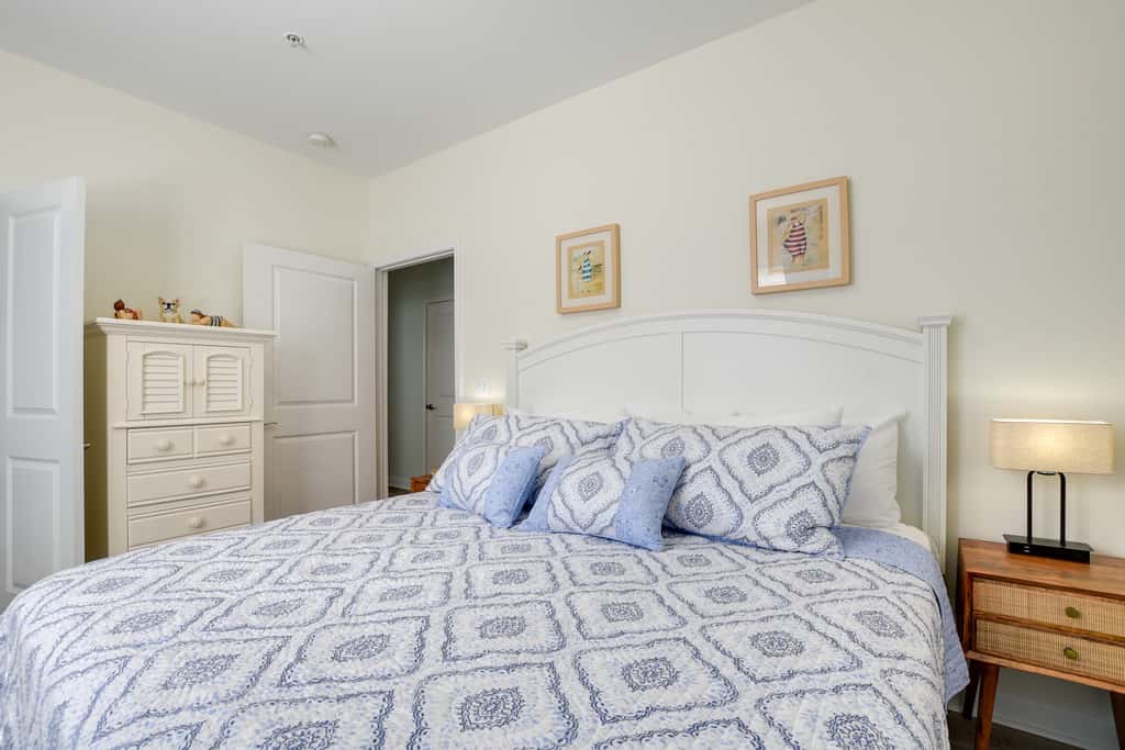 Calabash Condo w/ Patio + Golf Course Views!