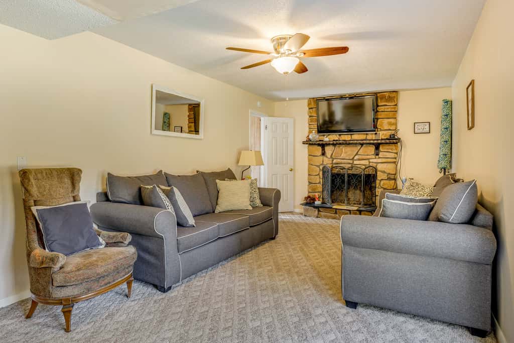 1 Mi to MCAS New River: Peaceful Home w/ Patio