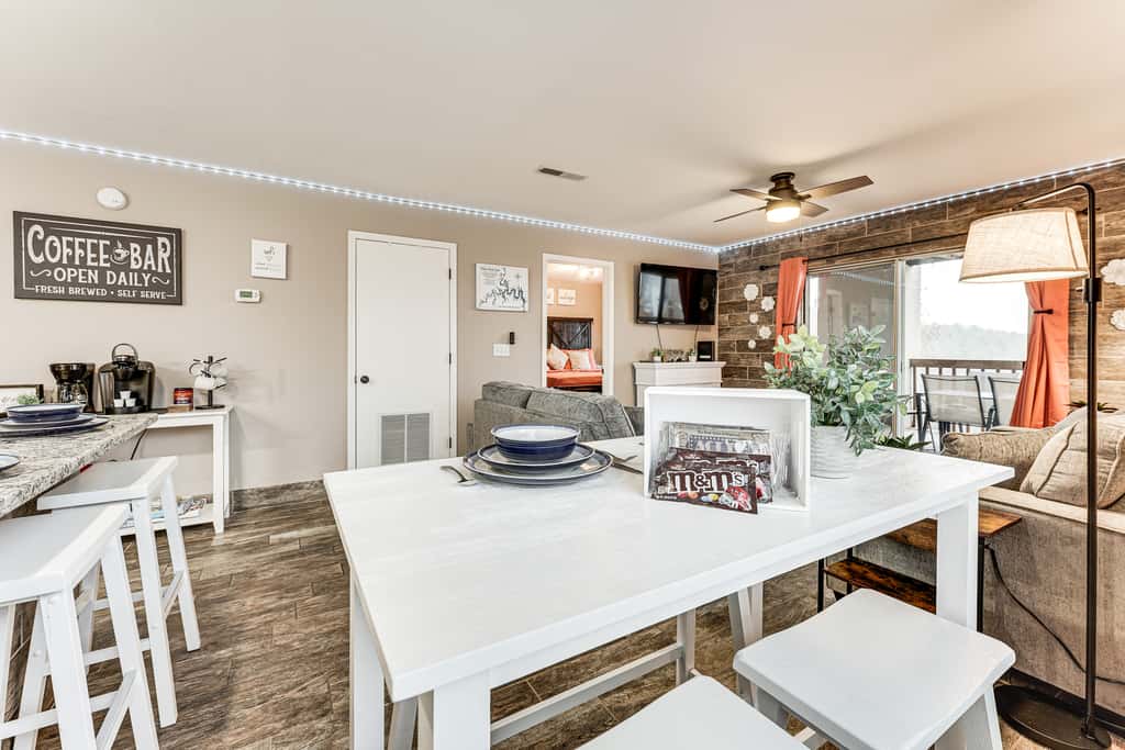 1 Mi to Silver Dollar City! Lake-View Family Haven