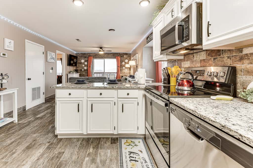 1 Mi to Silver Dollar City! Lake-View Family Haven