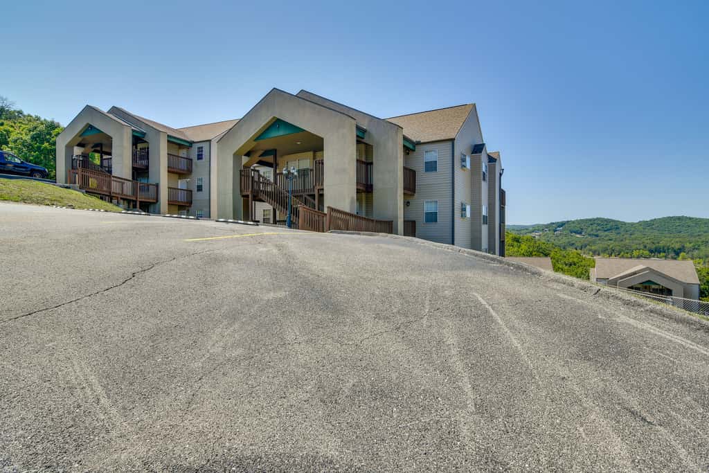 1 Mi to Silver Dollar City! Lake-View Family Haven