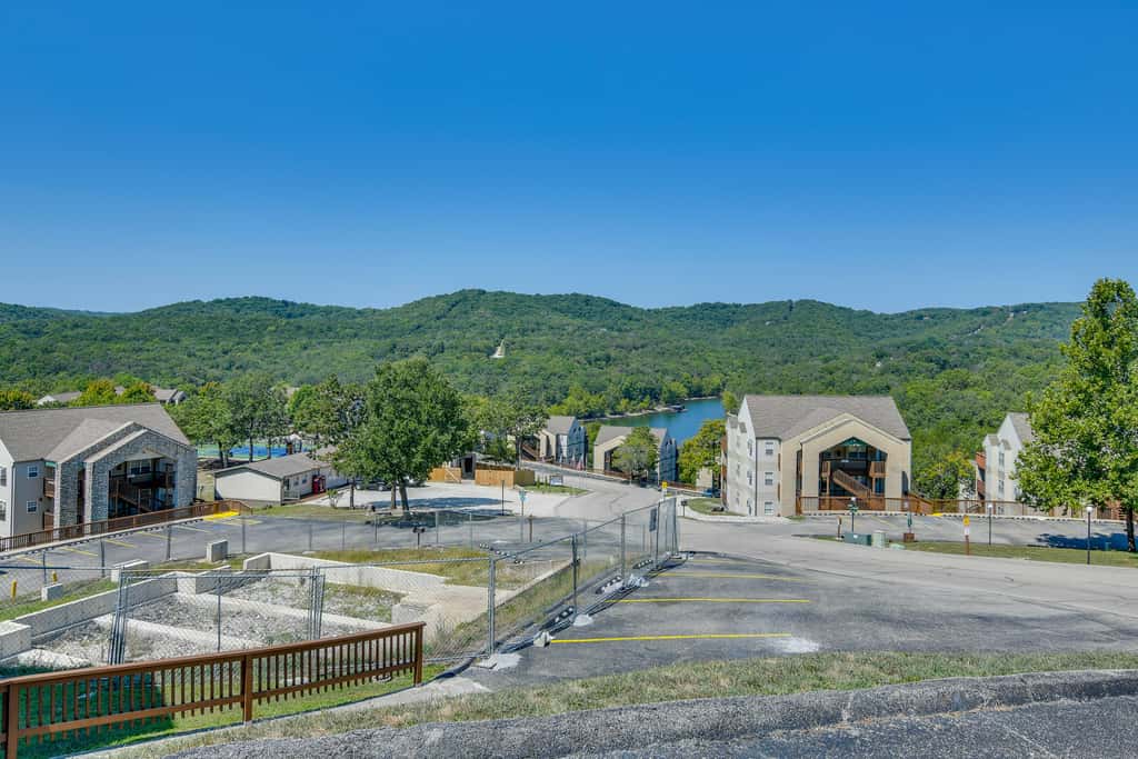 1 Mi to Silver Dollar City! Lake-View Family Haven