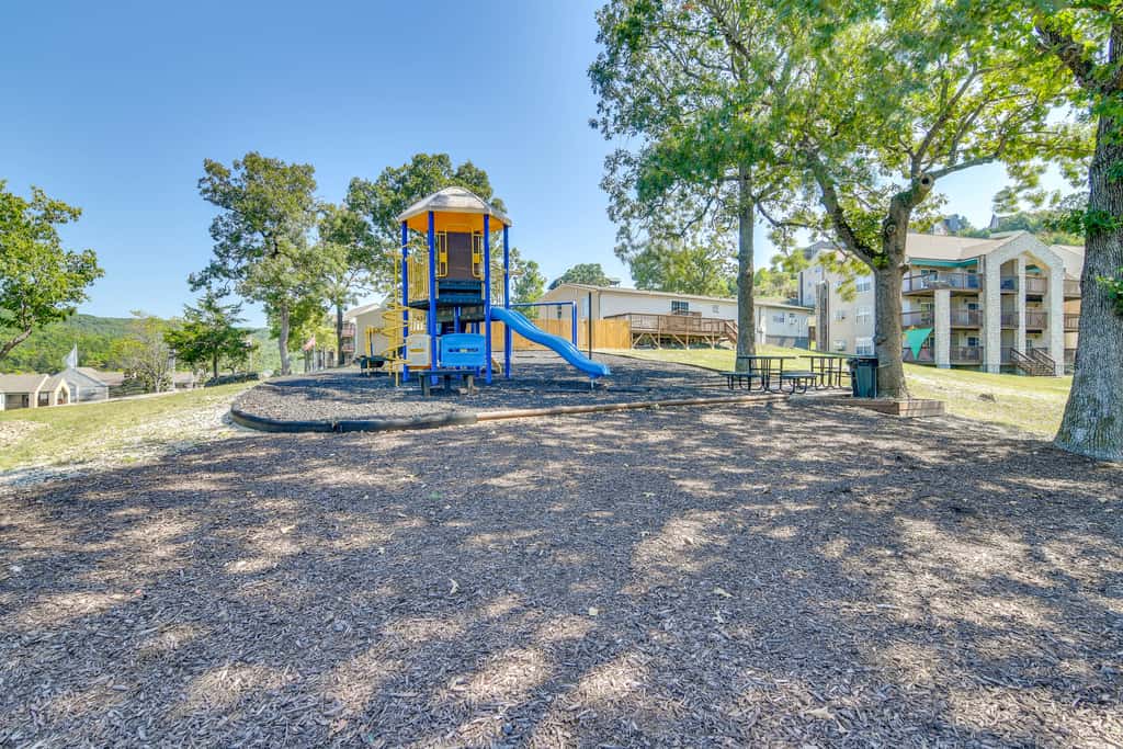 1 Mi to Silver Dollar City! Lake-View Family Haven