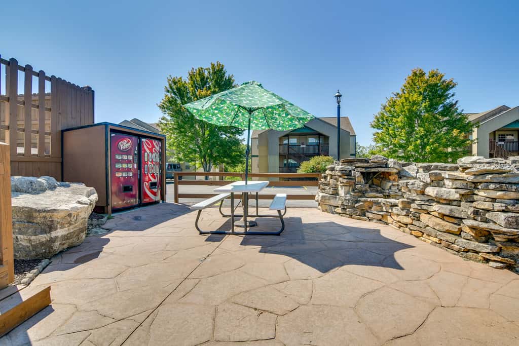 1 Mi to Silver Dollar City! Lake-View Family Haven