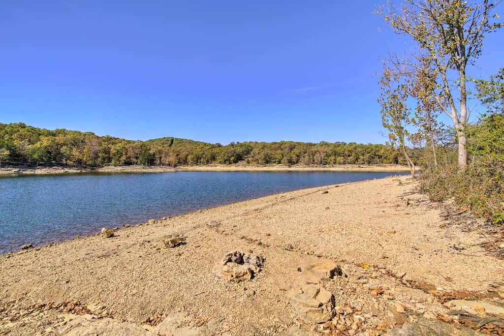 1 Mi to Silver Dollar City! Lake-View Family Haven