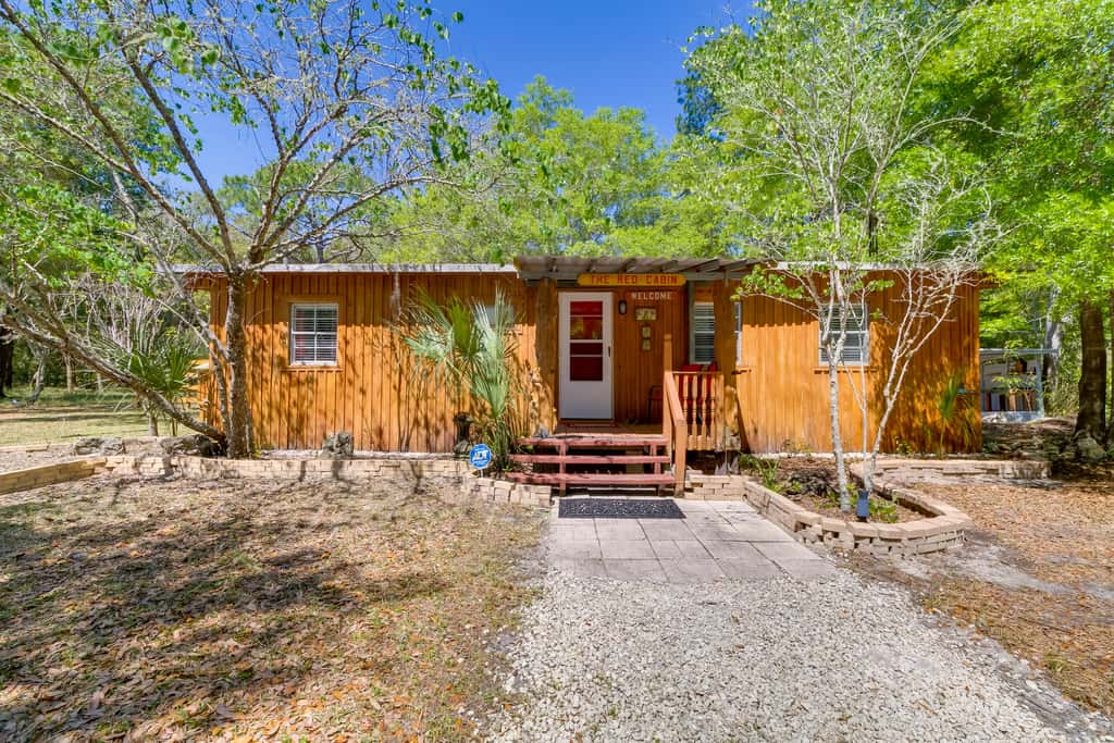 Fire Pit & Boat Dock: Peaceful Dunnellon Cabin!
