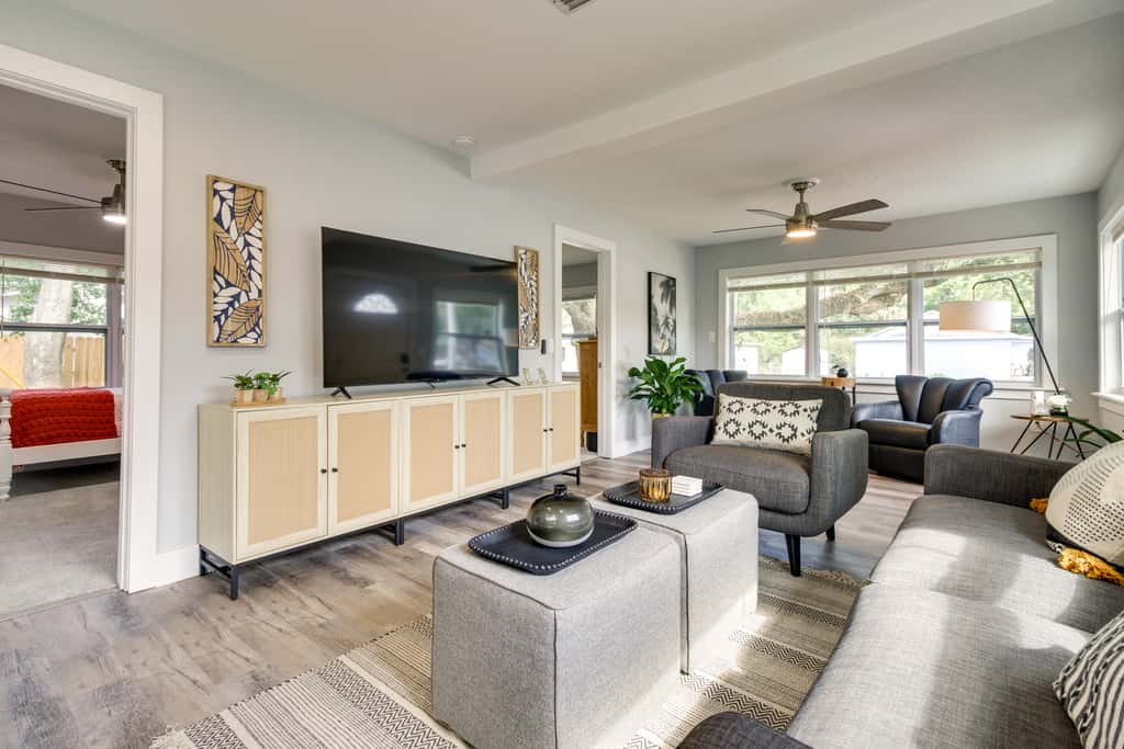 Dtwn Winter Garden Home: 12 Mi to Disney!