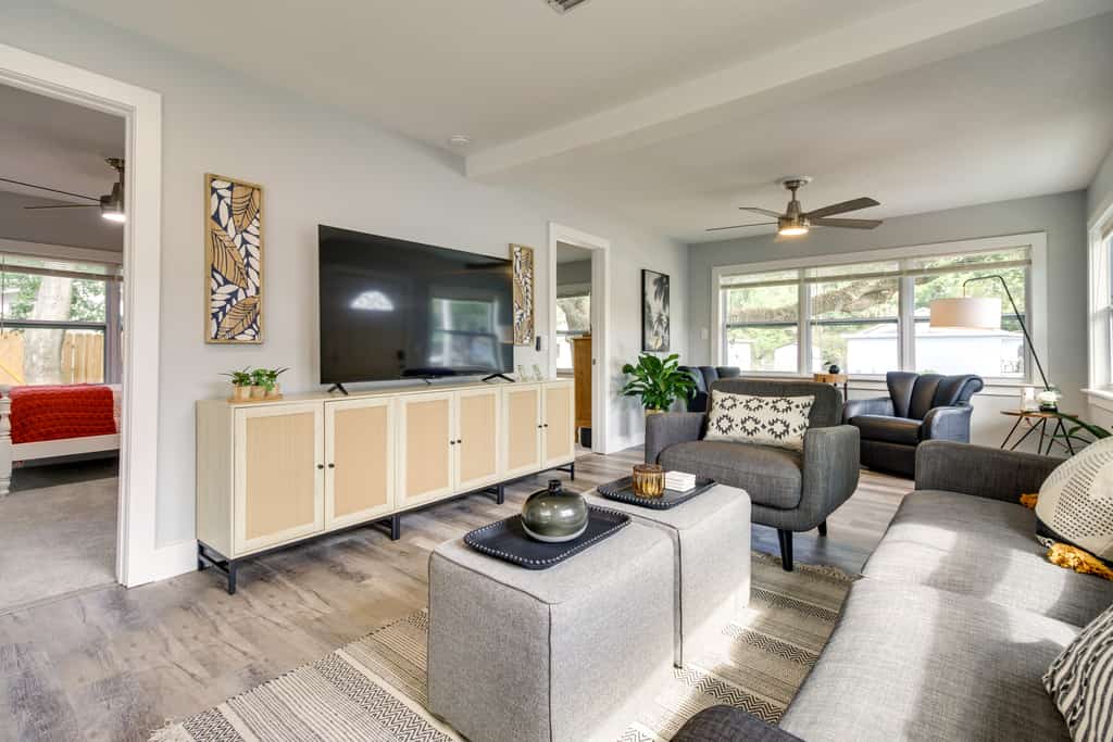 Dtwn Winter Garden Home: 12 Mi to Disney!