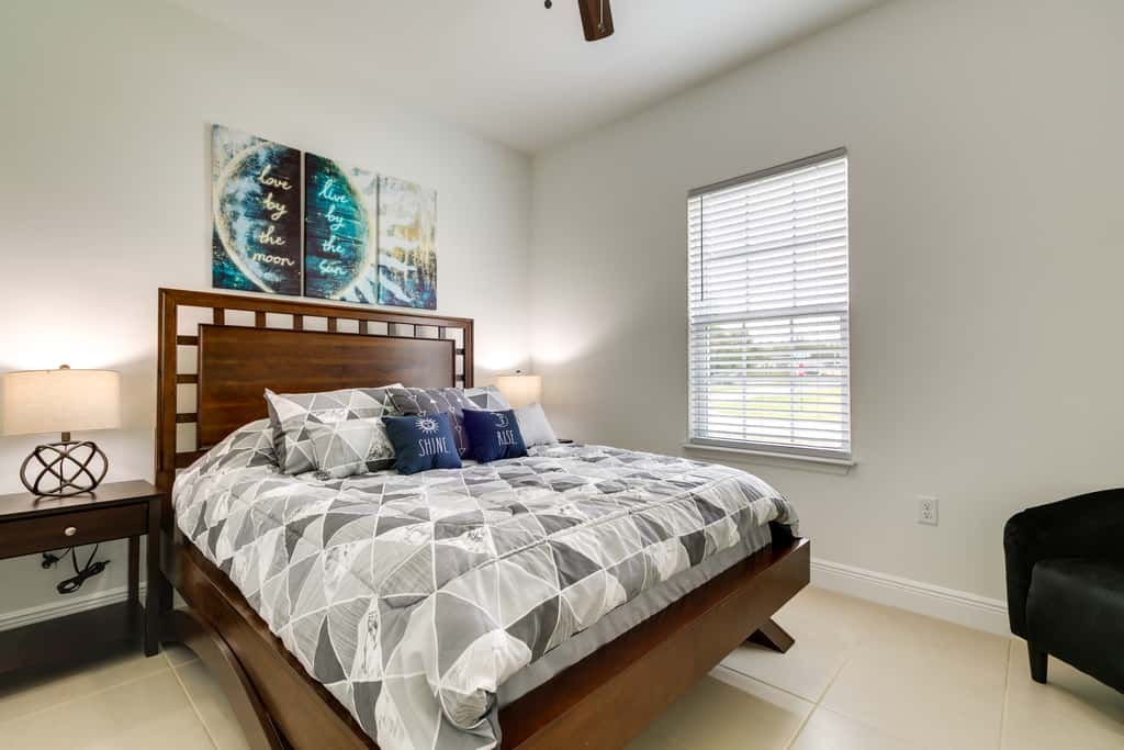 Bright, Pet-Friendly Home: 16 Mi to Downtown Ocala