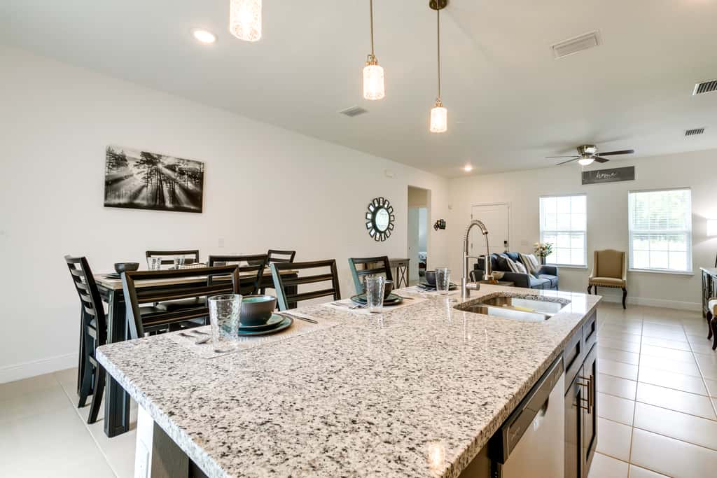 Bright, Pet-Friendly Home: 16 Mi to Downtown Ocala