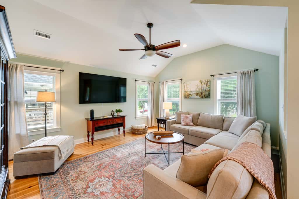 Kill Devil Hills Retreat w/ Gas Grill & Deck!