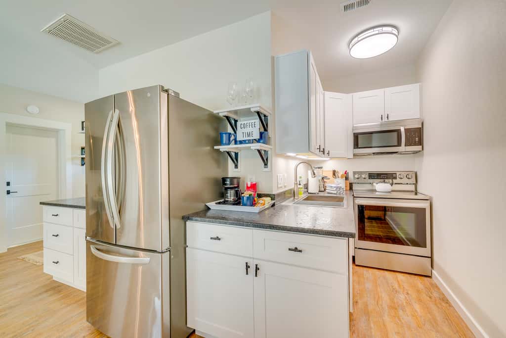 Cozy Ocala Retreat w/ Pool, Screened Lanai!