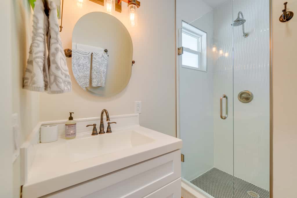 Cozy Ocala Retreat w/ Pool, Screened Lanai!