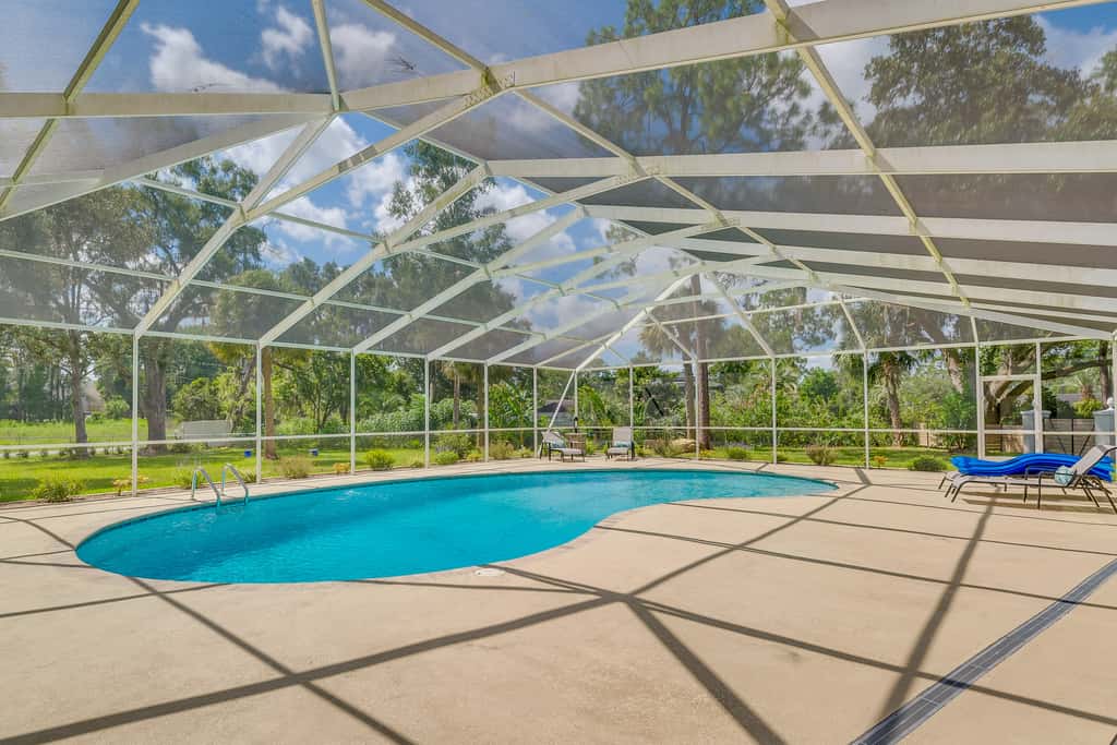 Cozy Ocala Retreat w/ Pool, Screened Lanai!