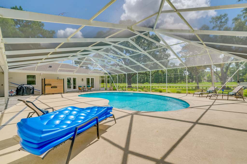 Cozy Ocala Retreat w/ Pool, Screened Lanai!