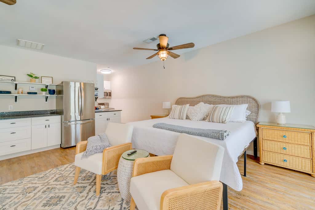 Cozy Ocala Retreat w/ Pool, Screened Lanai!