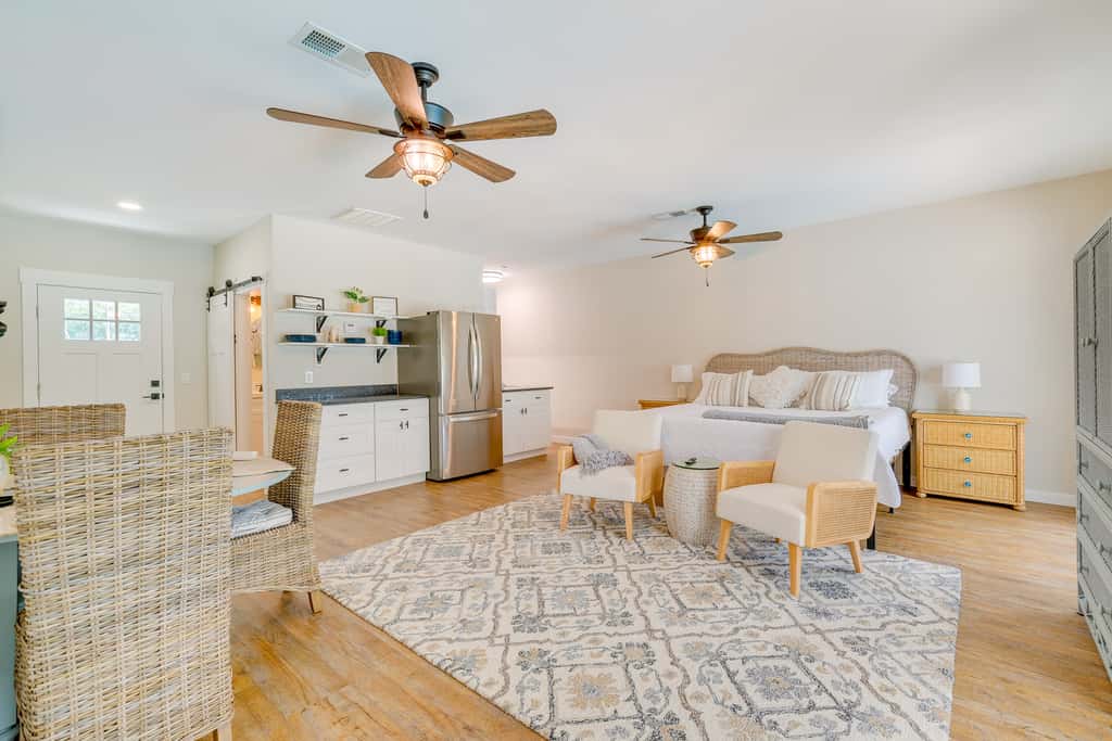Cozy Ocala Retreat w/ Pool, Screened Lanai!