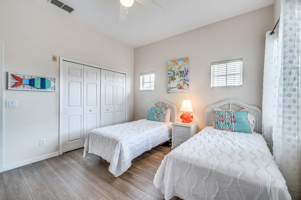 Bahama Bay Condo: 7 Mi to Disney!