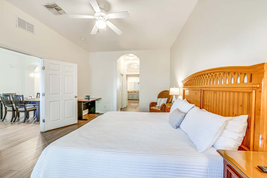 Bahama Bay Condo: 7 Mi to Disney!
