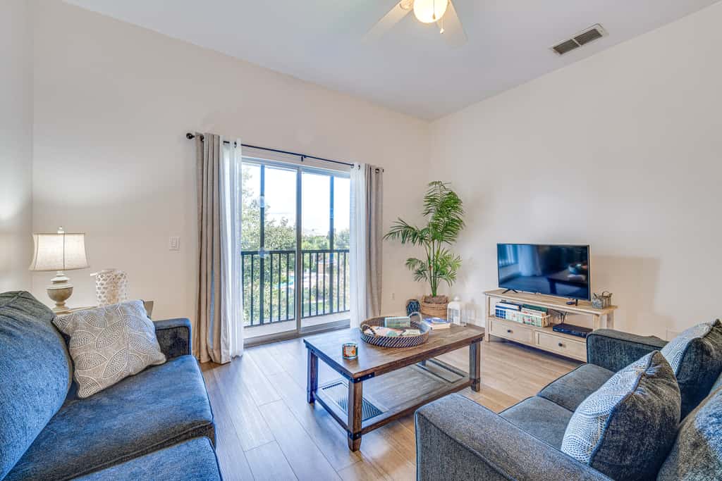 Bahama Bay Condo: 7 Mi to Disney!