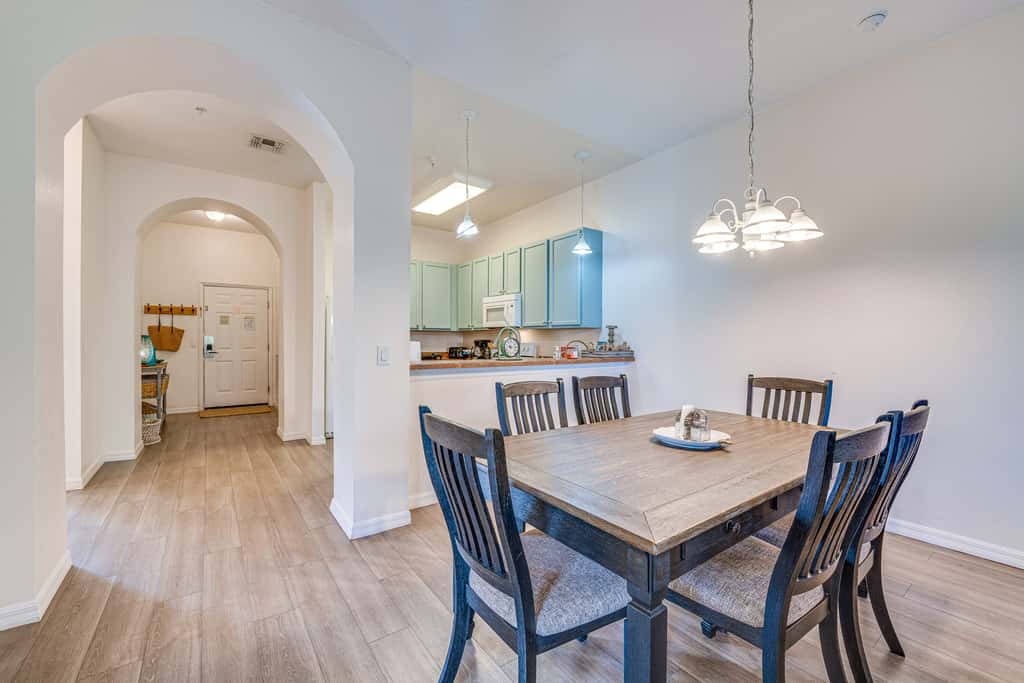Bahama Bay Condo: 7 Mi to Disney!