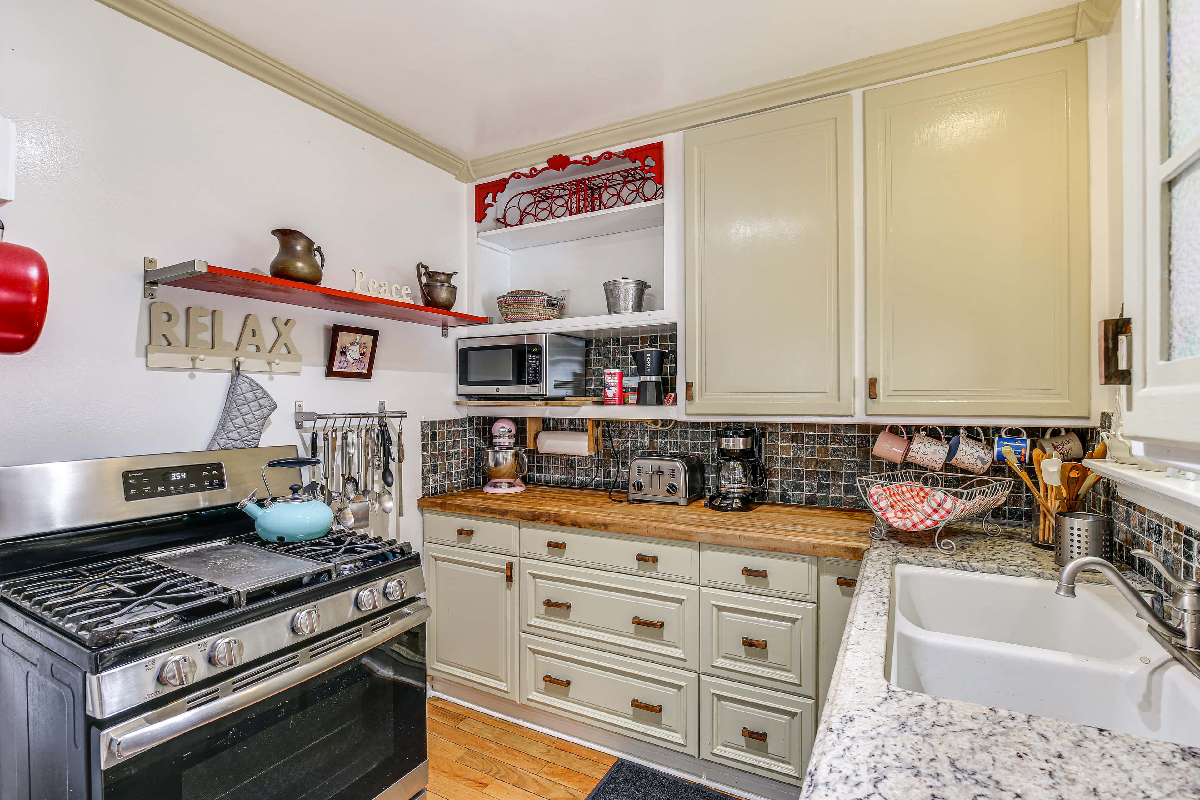 Gardena Vacation Rental: 5 Mi to Manhattan Beach!
