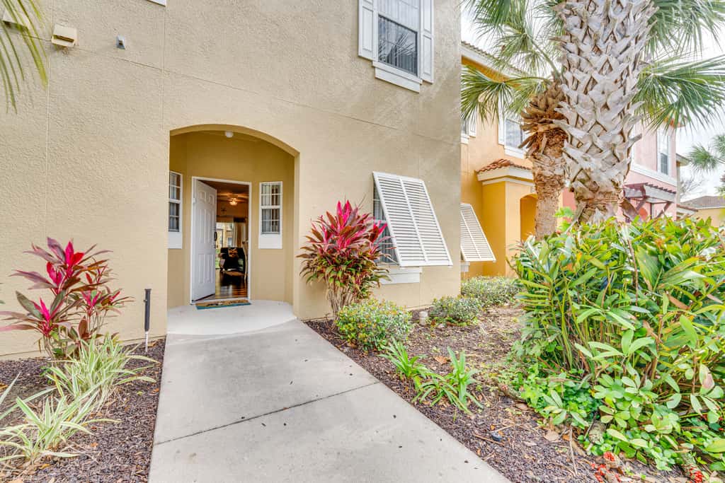 4 Mi to Disney: Emerald Island Resort Home!