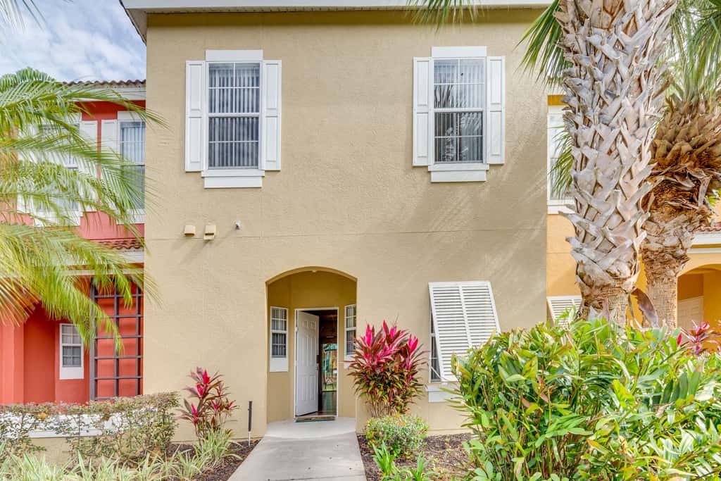 4 Mi to Disney: Emerald Island Resort Home!