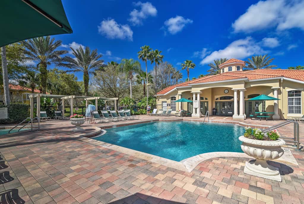 4 Mi to Disney: Emerald Island Resort Home!