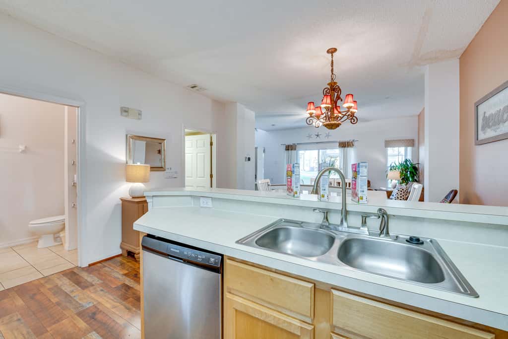 4 Mi to Disney: Emerald Island Resort Home!