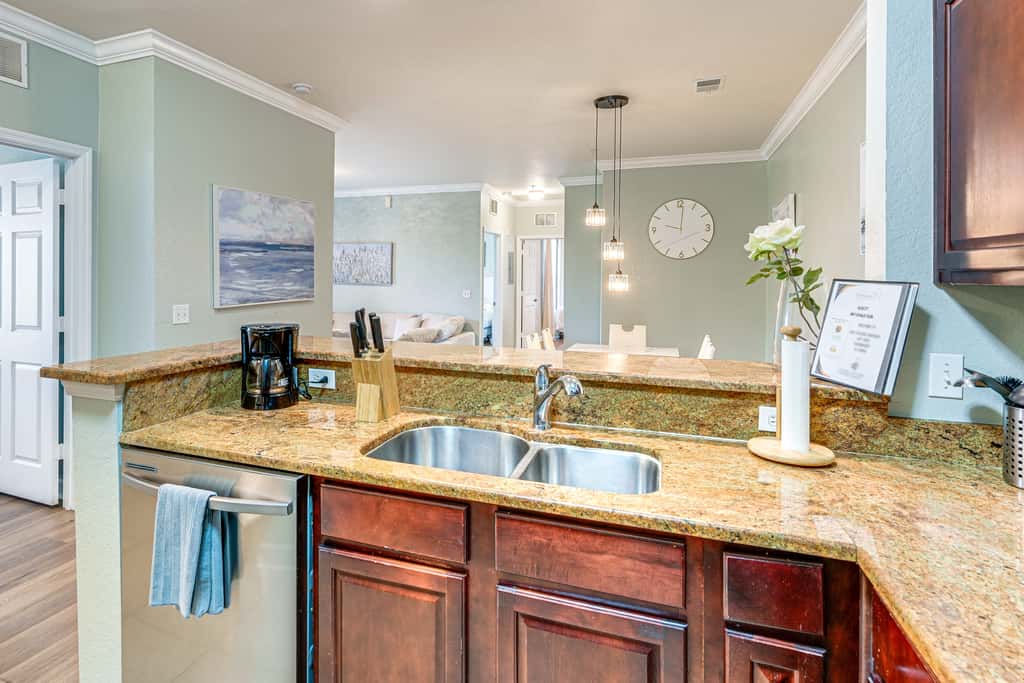 8 Mi to Disney Parks: Family Davenport Condo