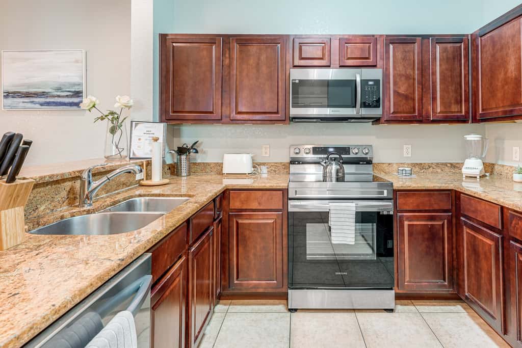 8 Mi to Disney Parks: Family Davenport Condo