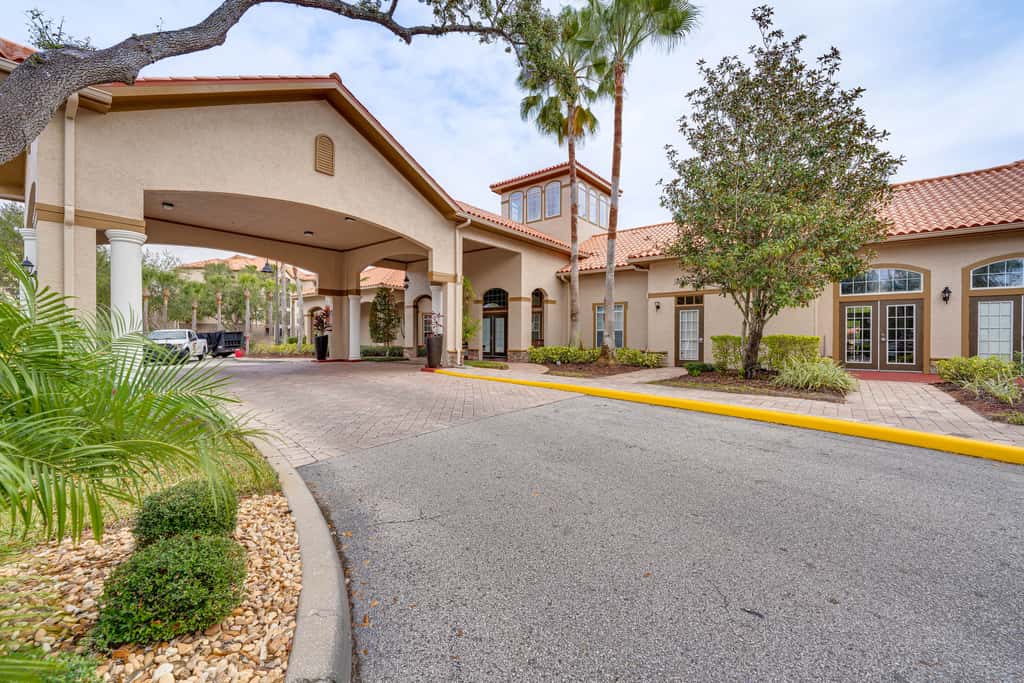 8 Mi to Disney Parks: Family Davenport Condo
