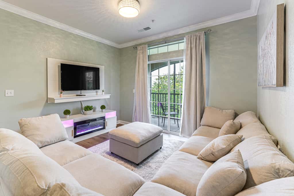 8 Mi to Disney Parks: Family Davenport Condo